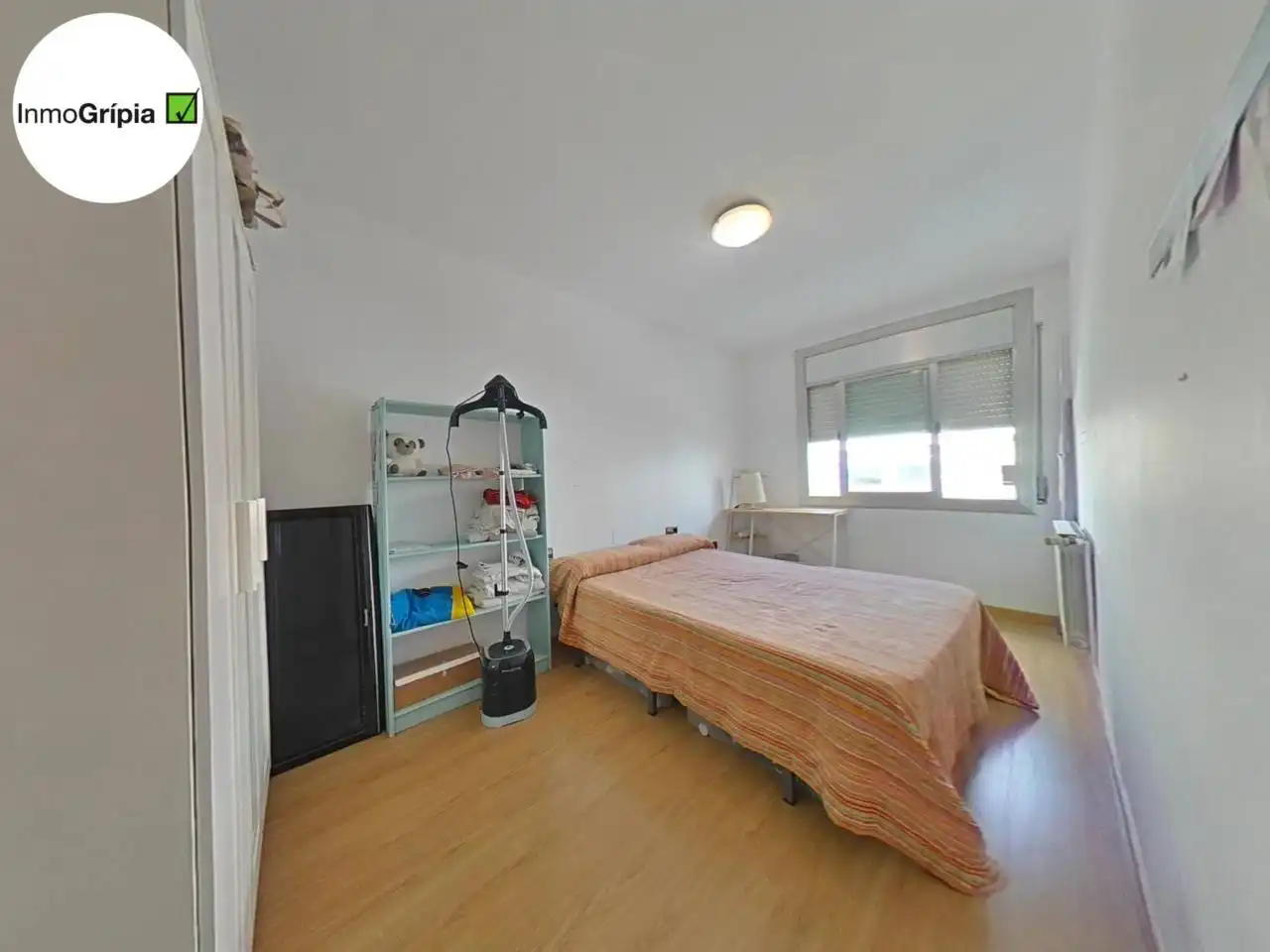 Bedroom of Houses for sale in Terrassa  with Air Conditioner, Heating and Parquet flooring