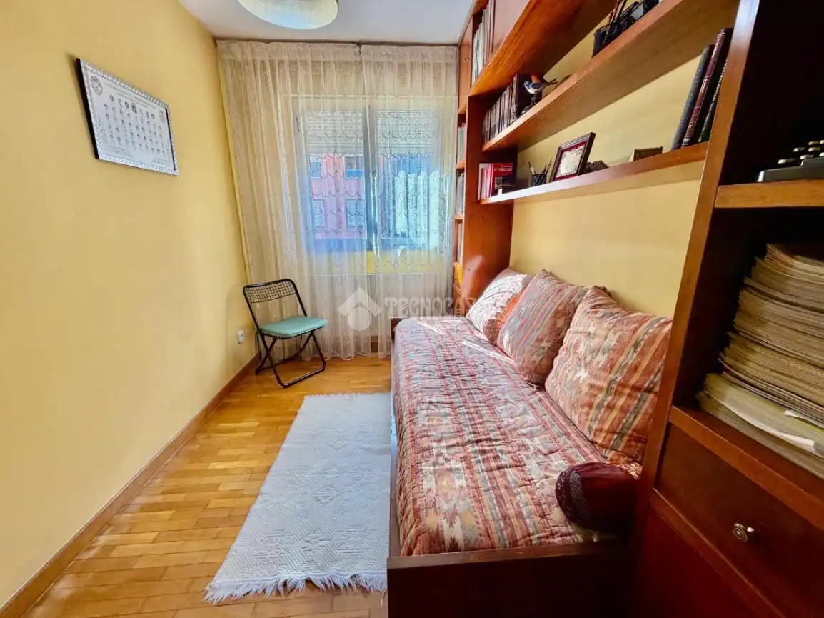 Bedroom of Flat for sale in León Capital   with Heating, Parquet flooring and Terrace