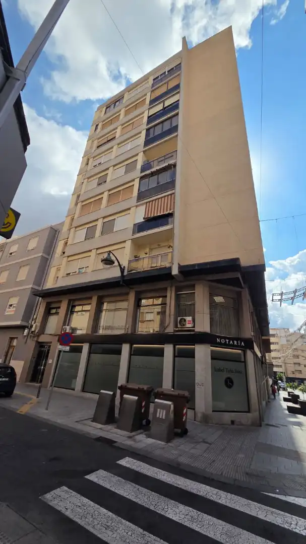 Vista exterior de Pis en venda en Elda amb Aire condicionat i Balcó