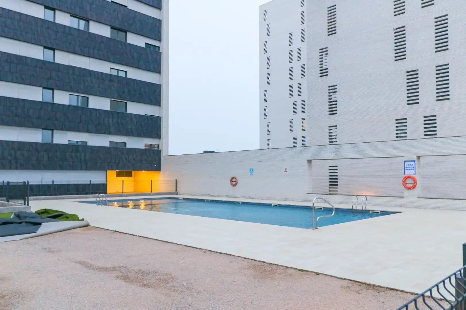 Piscina de Piso en venta en Viladecans con Aire acondicionado, Parquet y Trastero