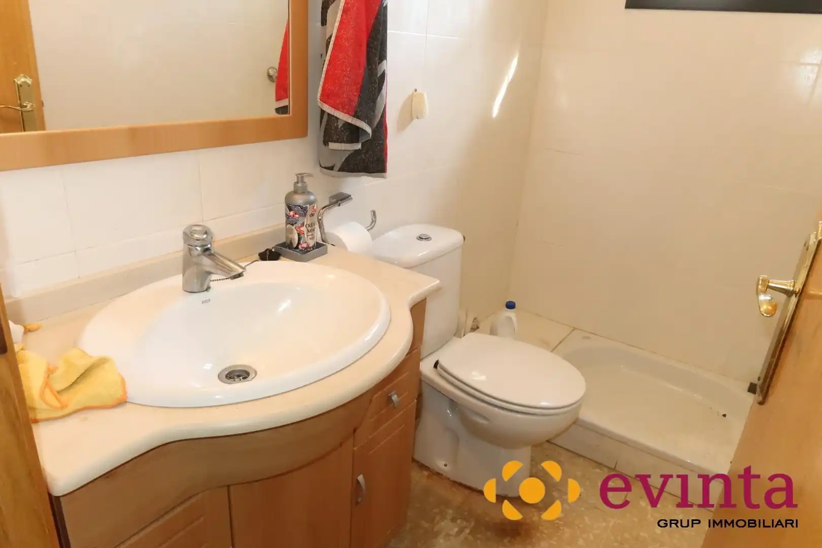 Bathroom of Houses for sale in Vallirana  with Heating, Private garden and Terrace