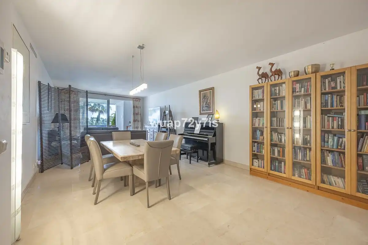 Piso con ascensor en venta en Nueva Andalucía, imagen 6