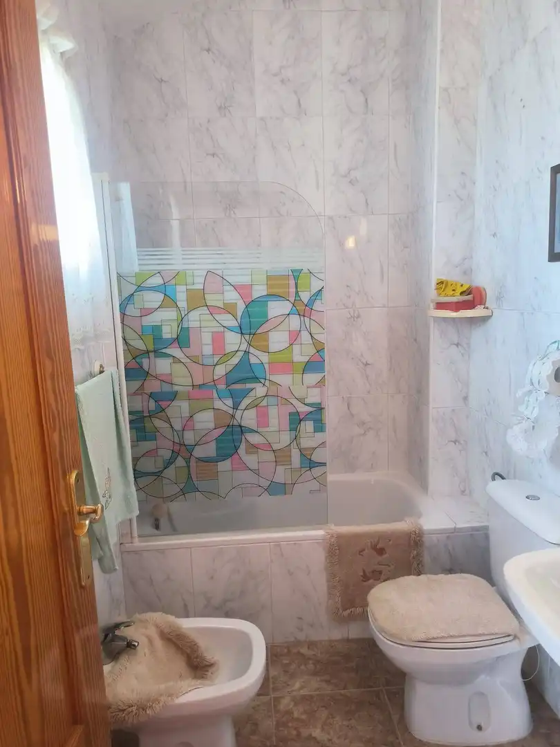 Bany de Casa o xalet en venda en Los Alcázares amb Aire condicionat, Terrassa i Moblat