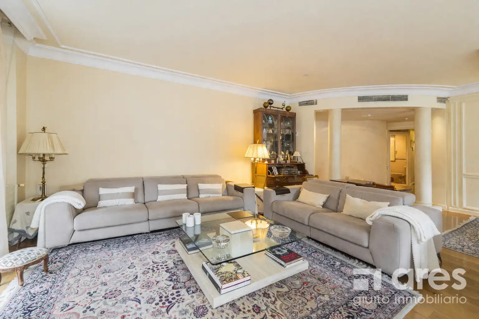 Living room of Flat for sale in Madrid  with Air Conditioner, Heating and Private garden