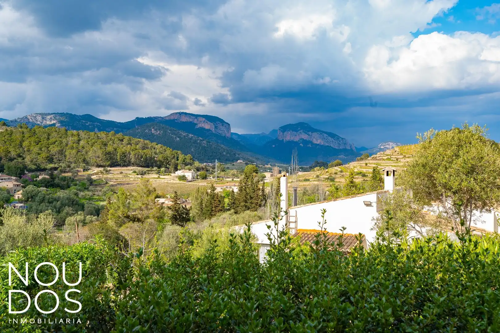 Casa rústica amb terrassa en venda a Alaró, imagen 3