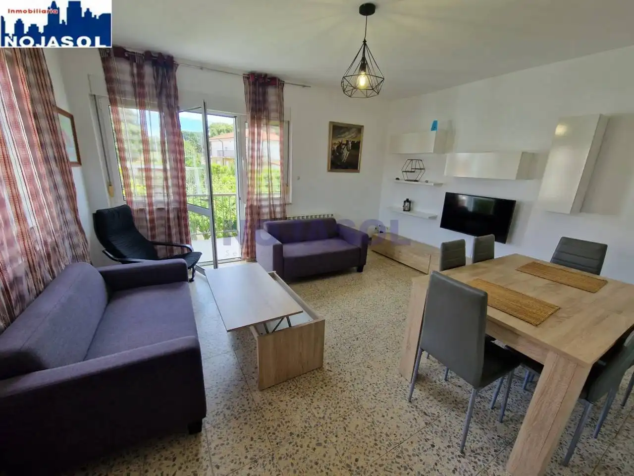 Wohnzimmer von Einfamilien-Reihenhaus zur Miete in Noja mit Heizung, Privatgarten und Terrasse