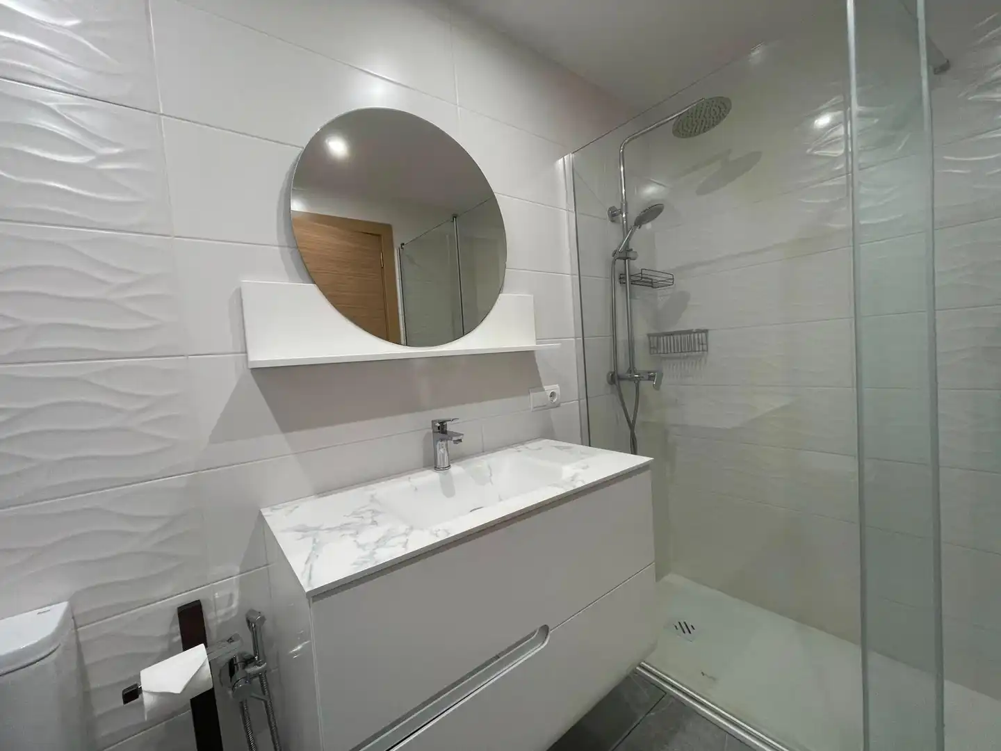 Baño de Apartamento de alquiler en Ponferrada con Calefacción, Terraza y Trastero