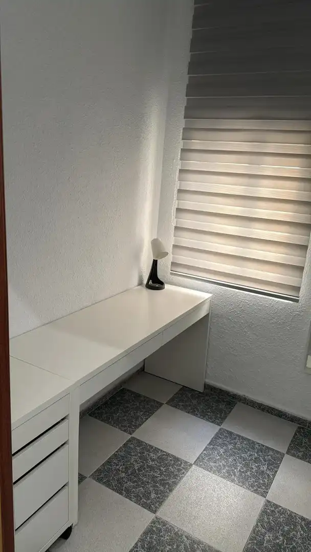 Room in Calle Segovia, 12, Peñamefecit - Avda Barcelona