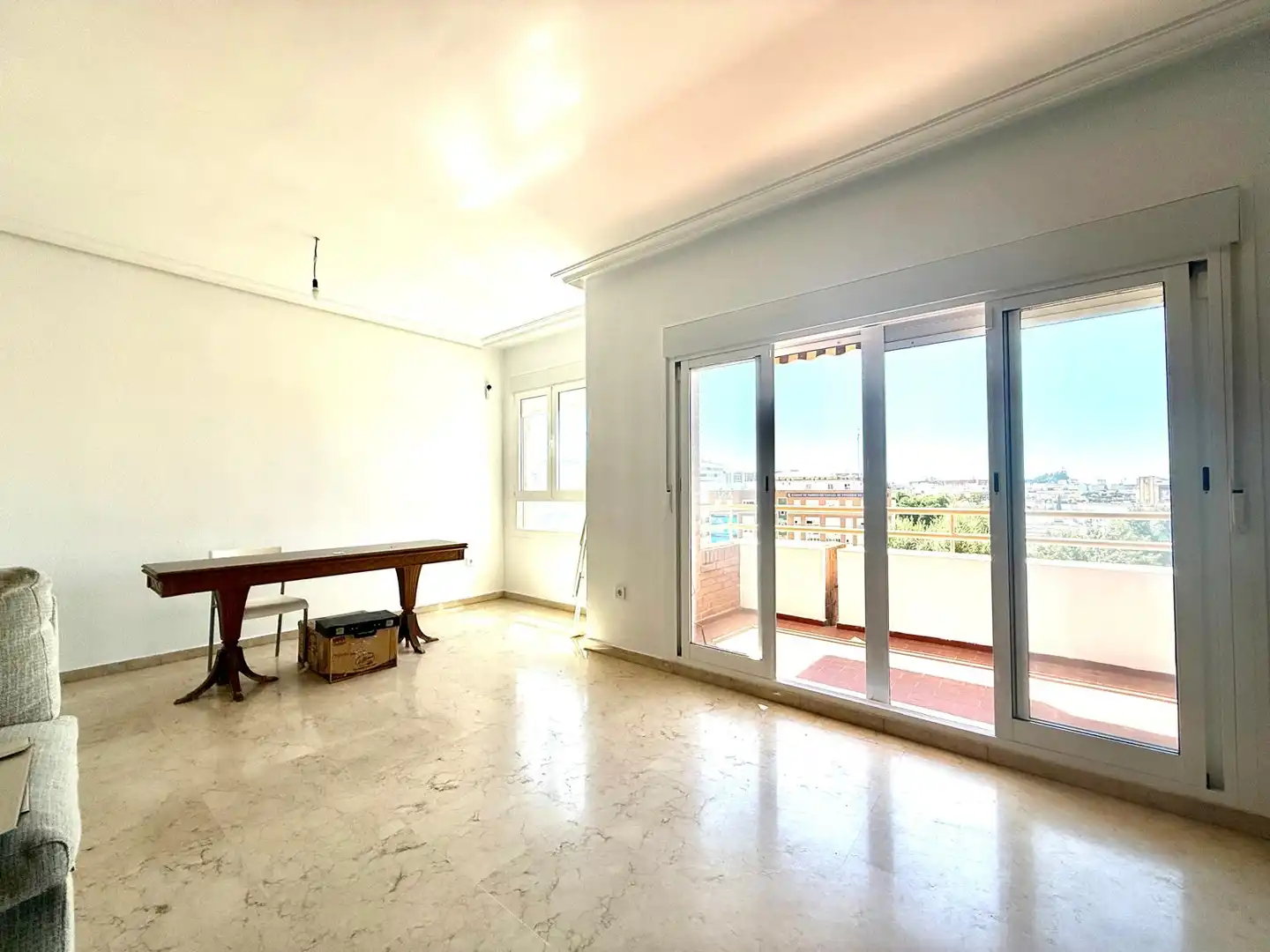 Living room of Flat for sale in Sevilla  with Furnished