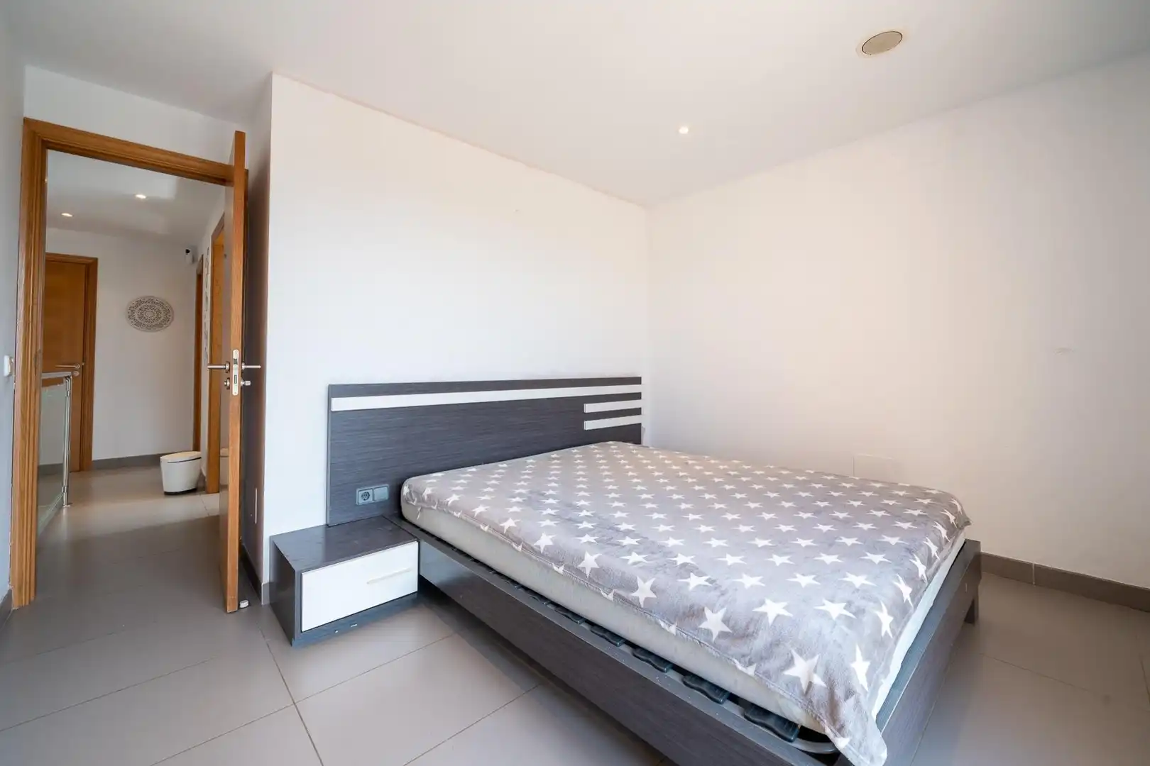 Schlafzimmer von Einfamilien-Reihenhaus zum Verkauf in Felanitx mit Klimaanlage, Terrasse und Abstellraum