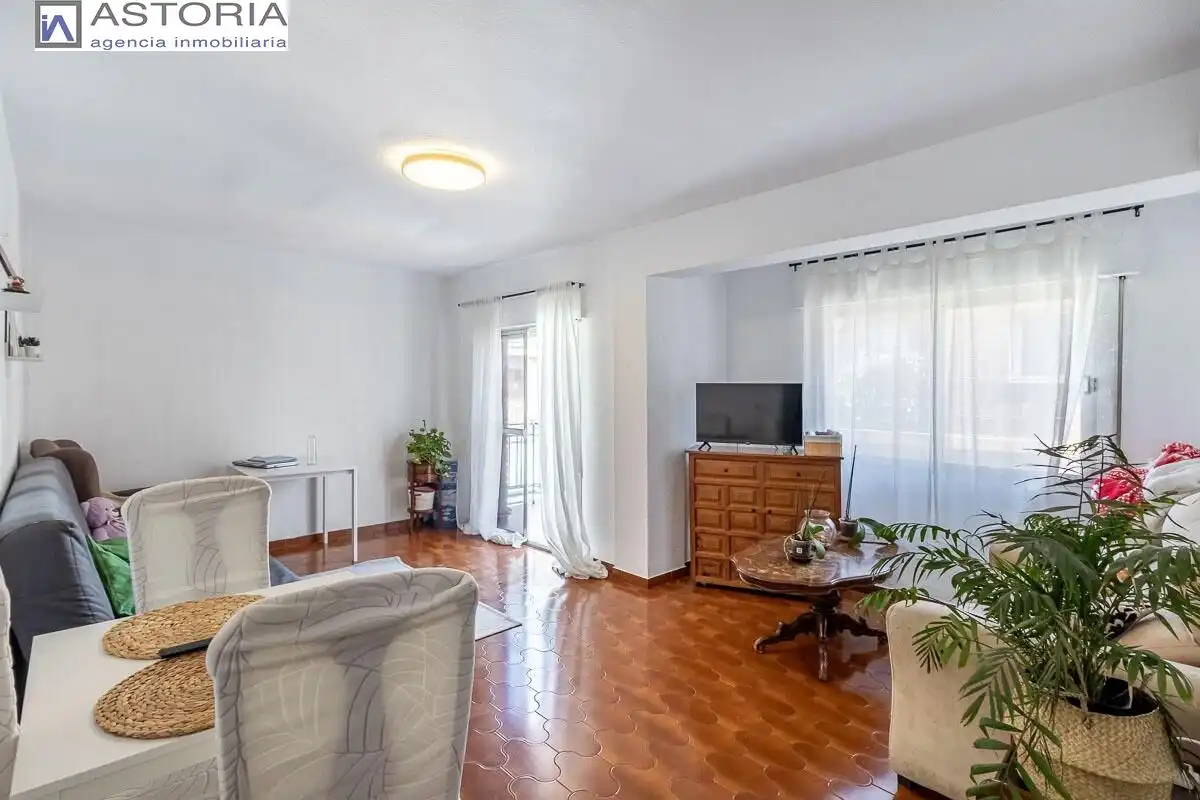 Piso con ascensor en venta en Calle CRUZ DE GRANADA, imagen 3