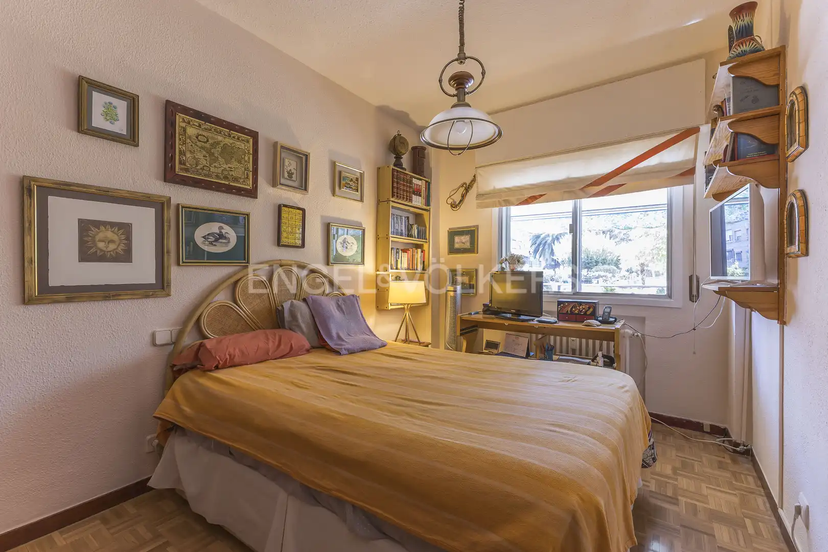 Habitación de Piso en venta en Madrid con Calefacción, Parquet y Terraza