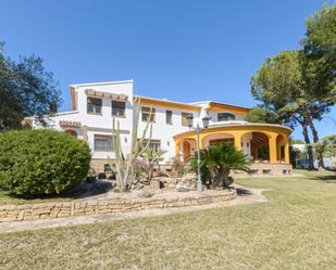 Vista exterior de Casa o xalet en venda en Beniarjó amb Aire condicionat, Terrassa i Balcó