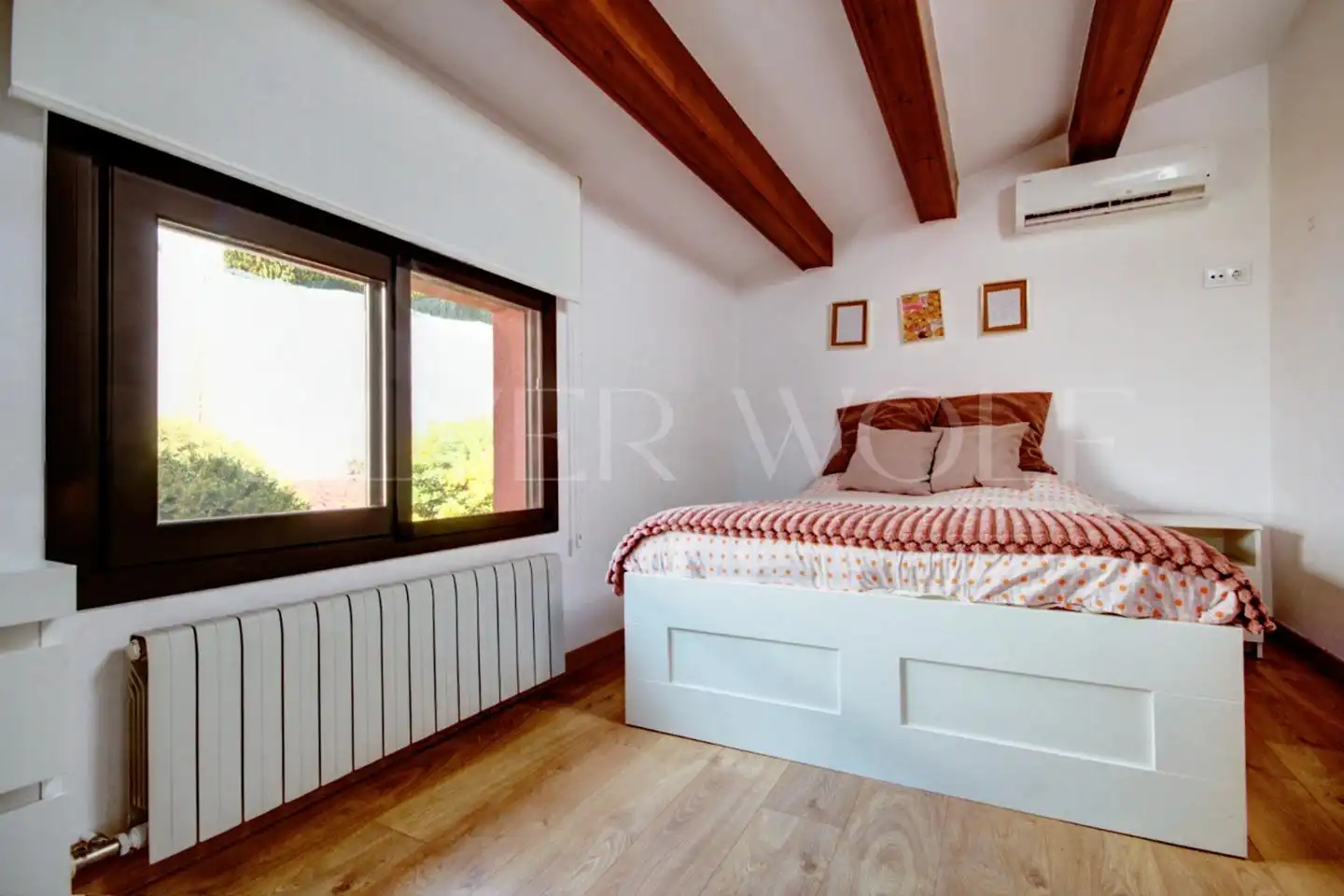 Dormitori de Casa o xalet en venda en Castellar del Vallès amb Aire condicionat, Calefacció i Jardí privat