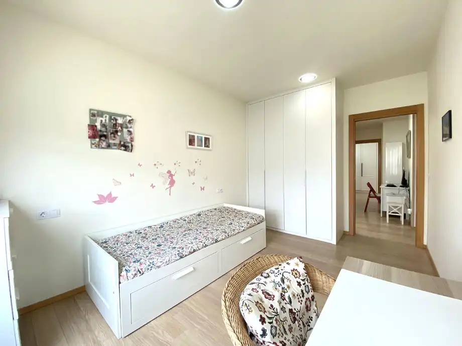 Dormitori de Casa o xalet en venda en Vitoria - Gasteiz amb Calefacció, Jardí privat i Traster