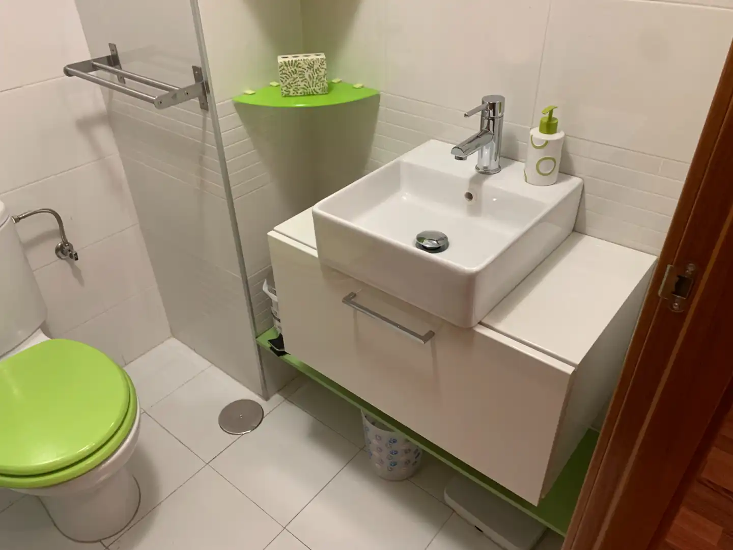 Badezimmer von Wohnungen zum Verkauf in Maracena mit Heizung, Parkett und Terrasse