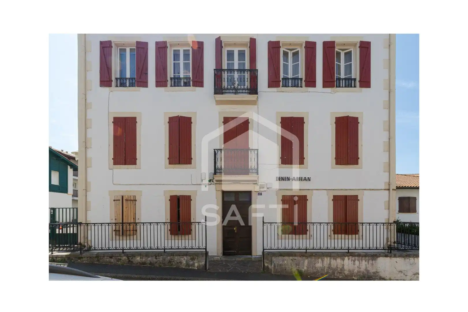 Vista exterior de Apartamento en venta en Irun  con Calefacción y Balcón