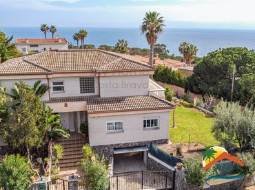 Chalet con balcón en venta en Montgoda