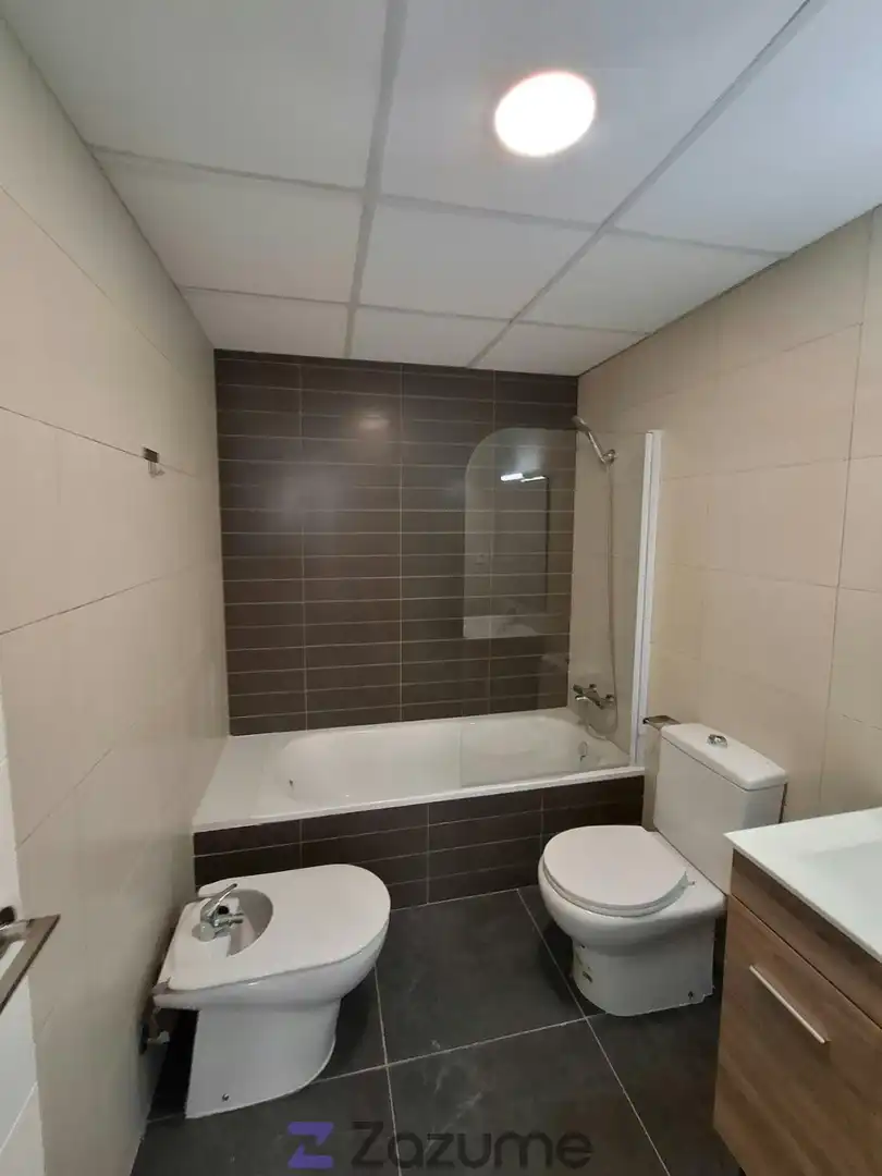 Bathroom of Flat for rent in Alginet  with Storage room, Furnished and Oven