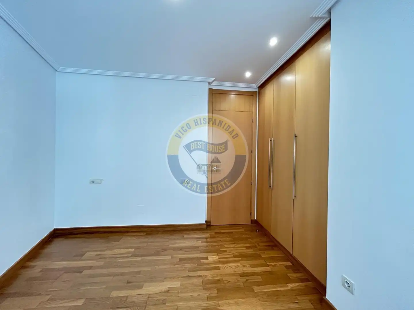 Apartament en venda en Vigo  amb Calefacció i Traster