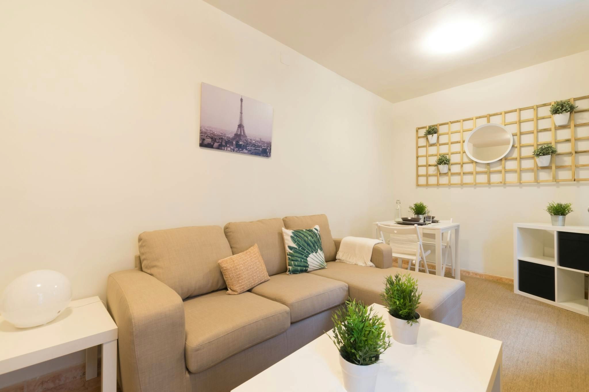 Living room of Flat for rent in  Madrid Capital  with Heating, Furnished and Washing machine