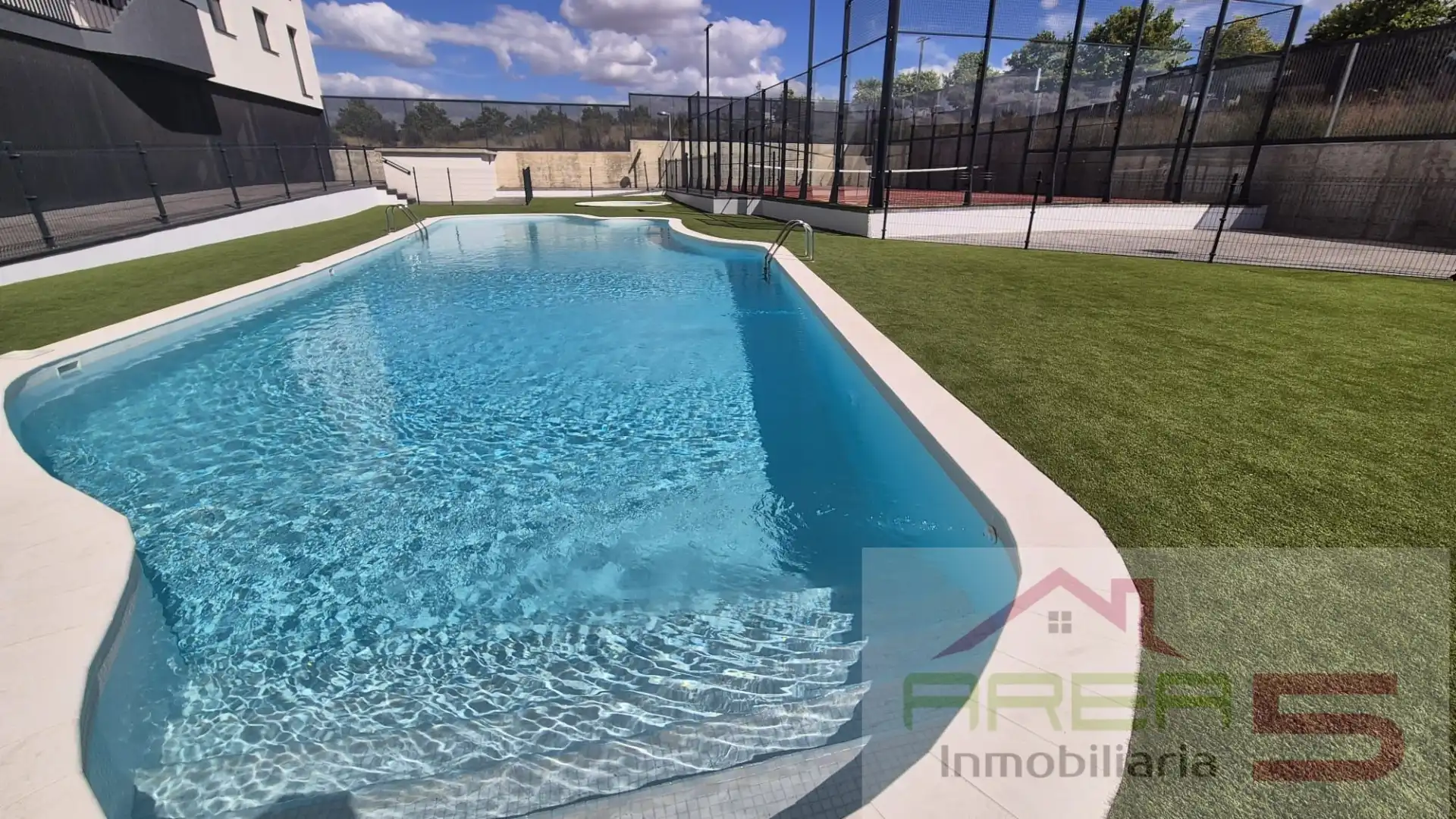 Piscina de Àtic en venda en Mérida amb Aire condicionat, Calefacció i Terrassa