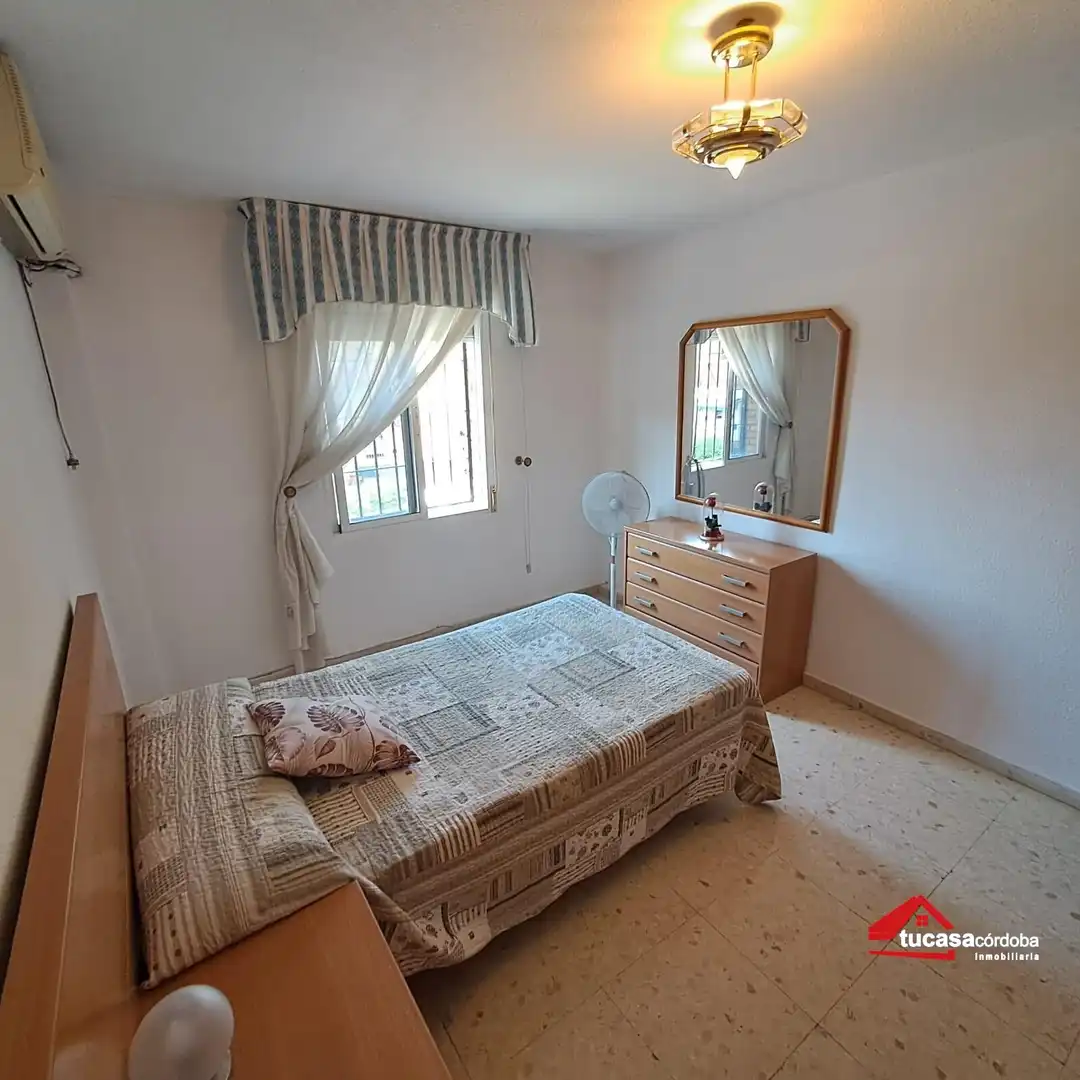 Bedroom of Flat for sale in Córdoba  with Air Conditioner and Heating
