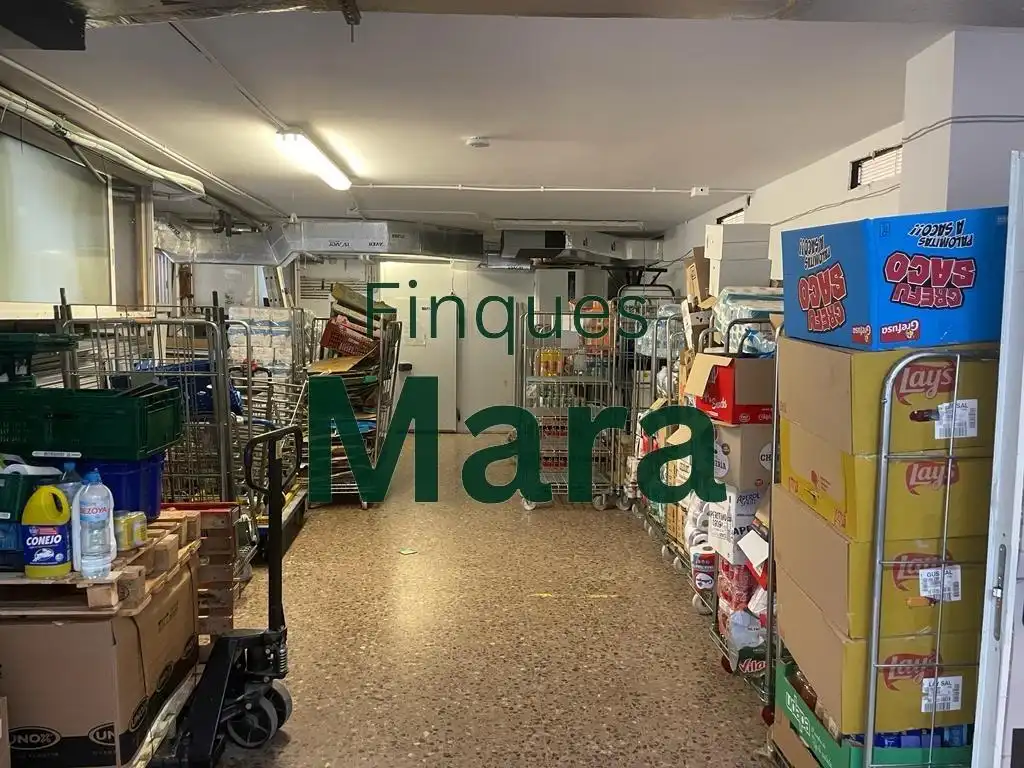 Local comercial en venda a Calle de l'Abat Escarré, imagen 9