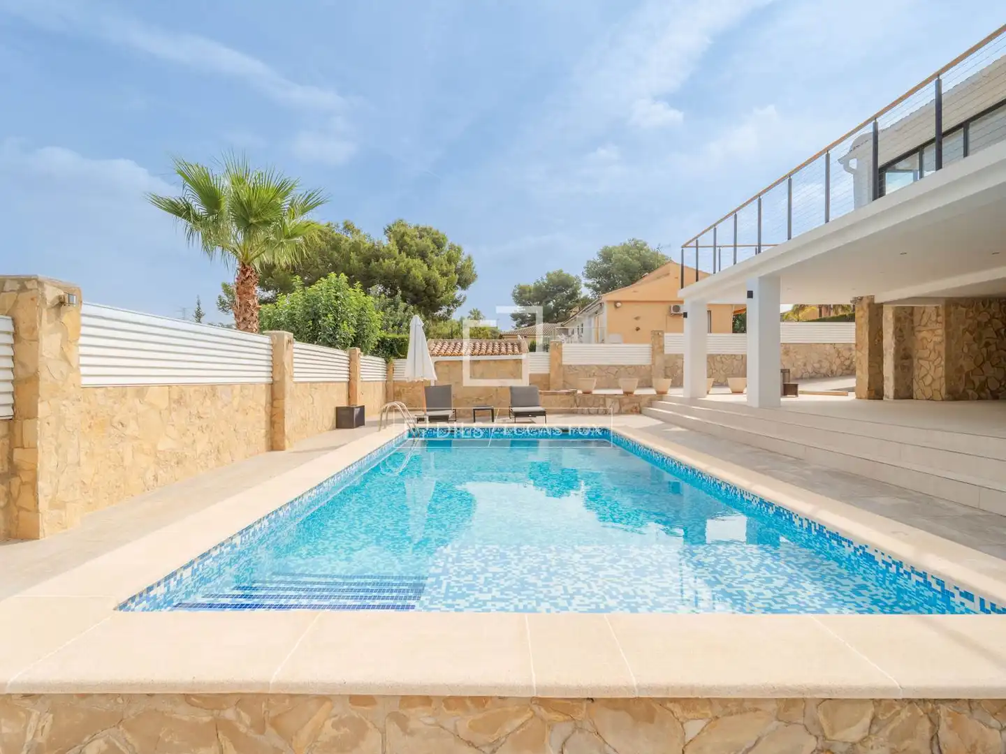 Piscina de Casa o chalet en venta en L'Eliana con Aire acondicionado, Calefacción y Jardín privado