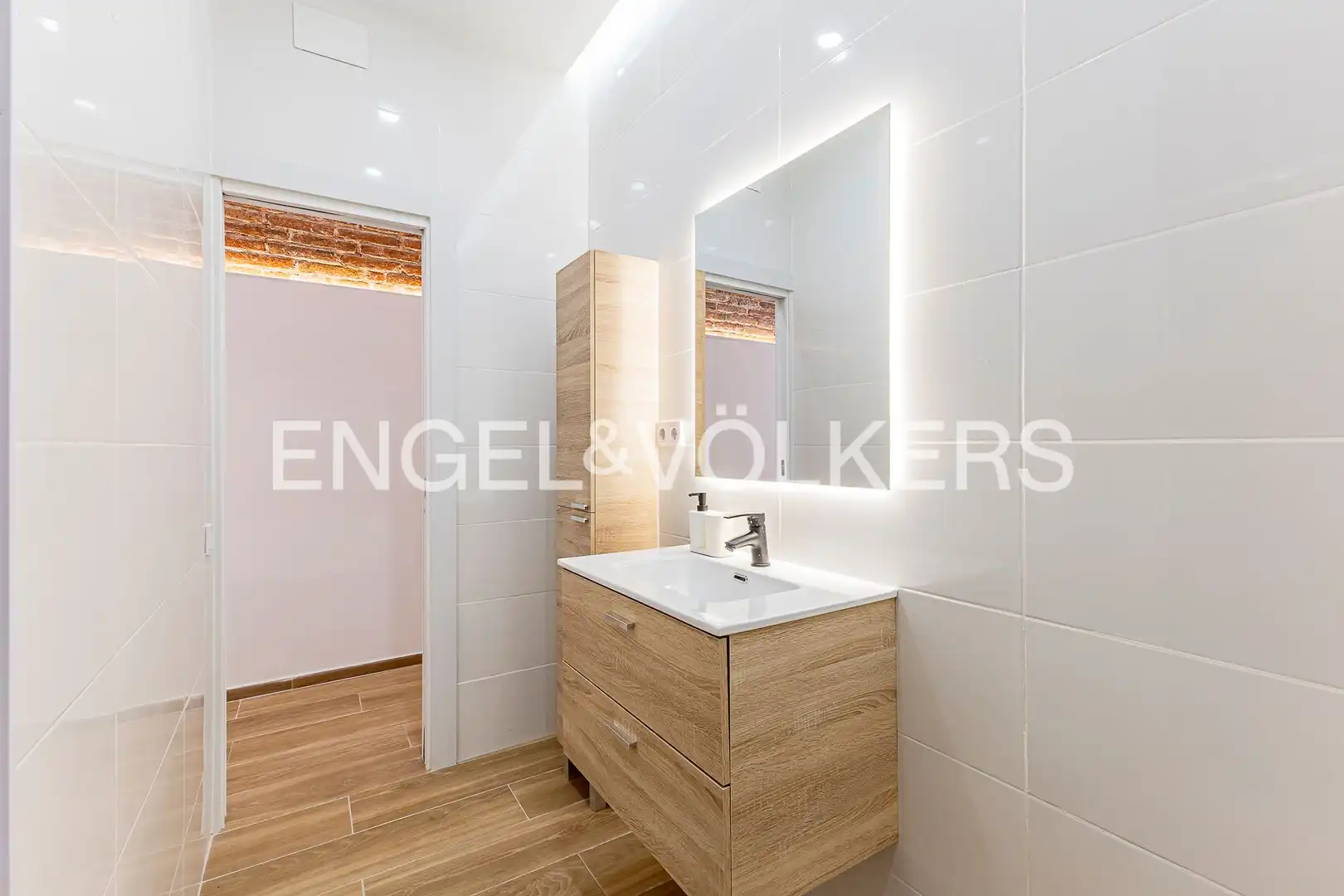 Bany de Apartament en venda en Barcelona amb Aire condicionat i Calefacció