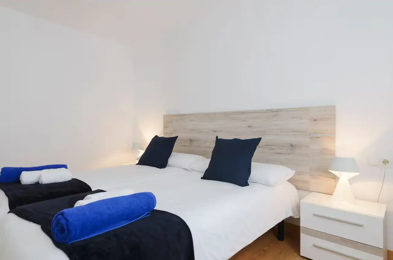 Bedroom of Apartments for rent in Marbella  with Air Conditioner, Heating and Parquet flooring