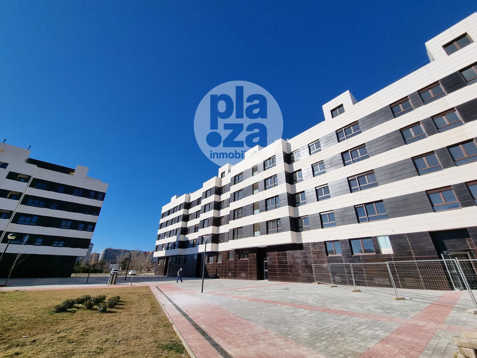 Vista exterior de Piso en venta en Burgos Capital con Calefacción, Terraza y Trastero
