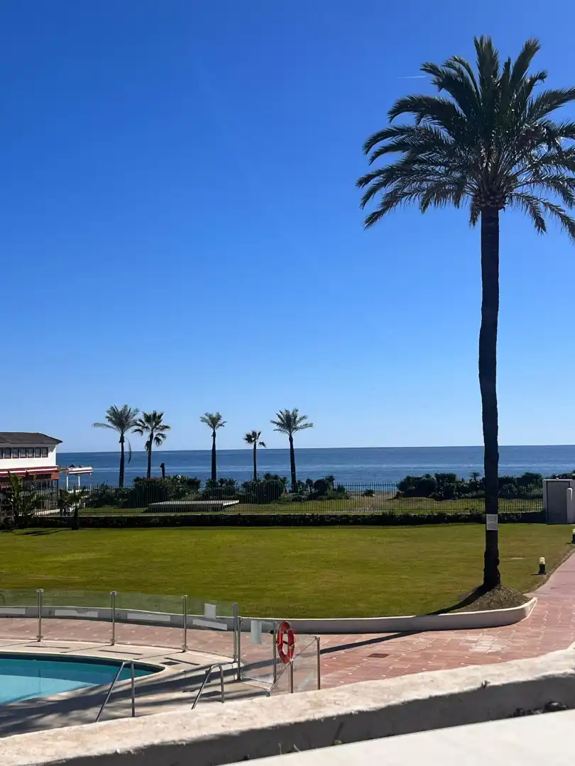 Garten von Wohnung zur Miete in Estepona mit Klimaanlage, Terrasse und Möbliert