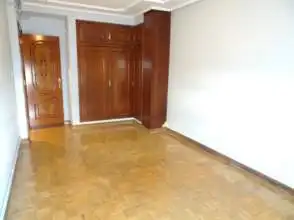 Bedroom of Flat for rent in Gijón   with Heating and Parquet flooring