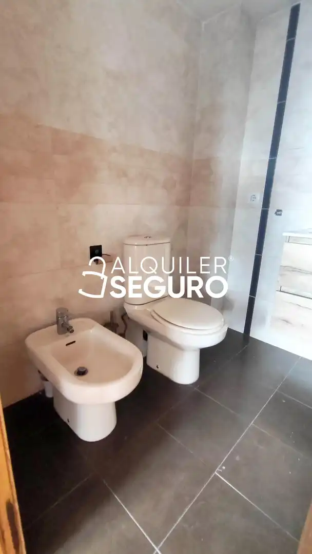 Baño de Estudio de alquiler en Valencia con Aire acondicionado y Calefacción