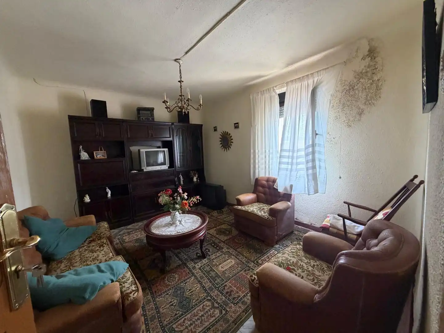Sala d'estar de Finca rústica en venda en Lerma amb Traster, Moblat i Balcó
