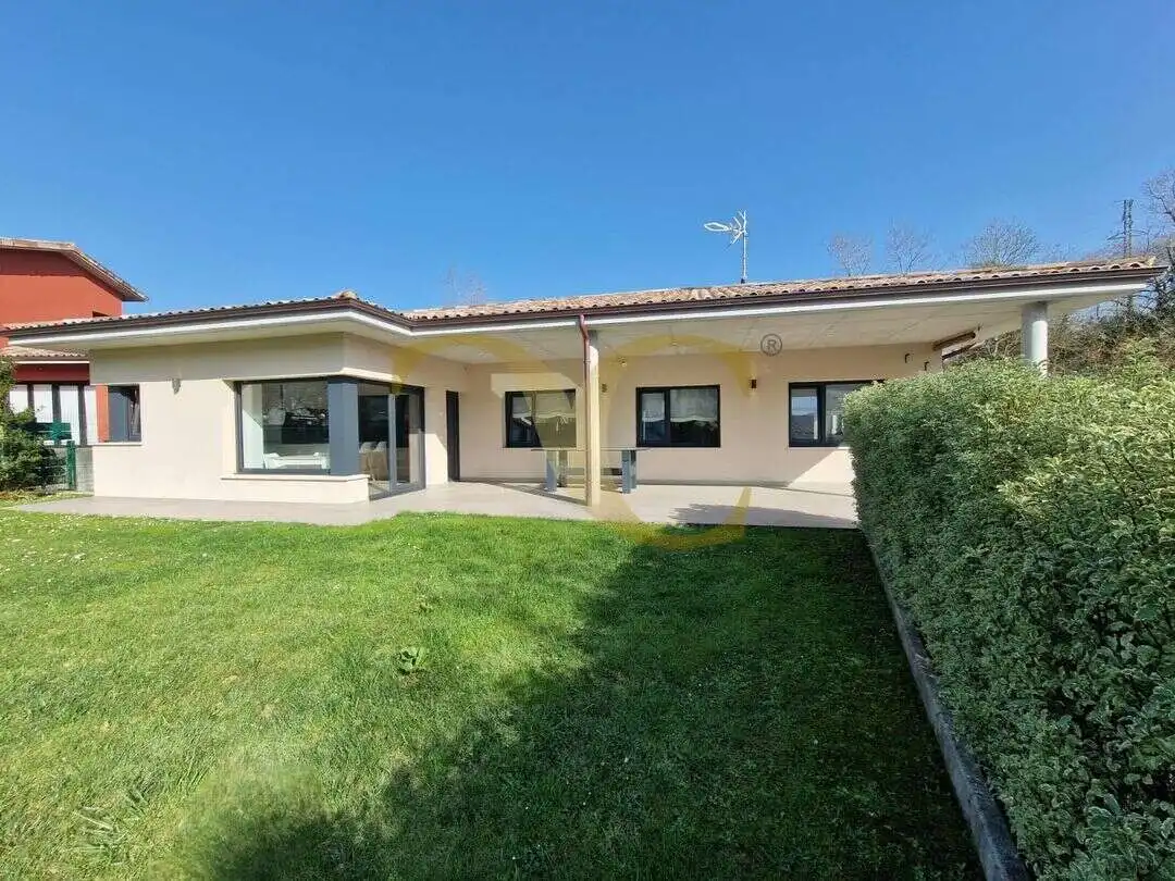 Jardí de Casa o xalet en venda en Llanes amb Calefacció, Jardí privat i Terrassa