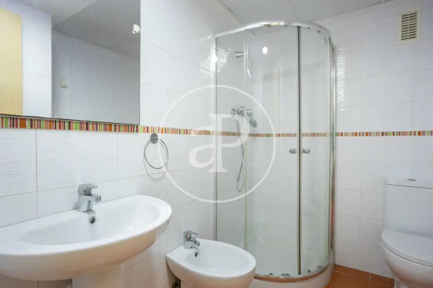 Baño de Piso en venta en Valencia con Aire acondicionado, Calefacción y Jardín privado
