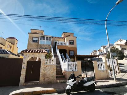 Vista exterior de Dúplex en venda en San Miguel de Salinas amb Aire condicionat, Calefacció i Piscina