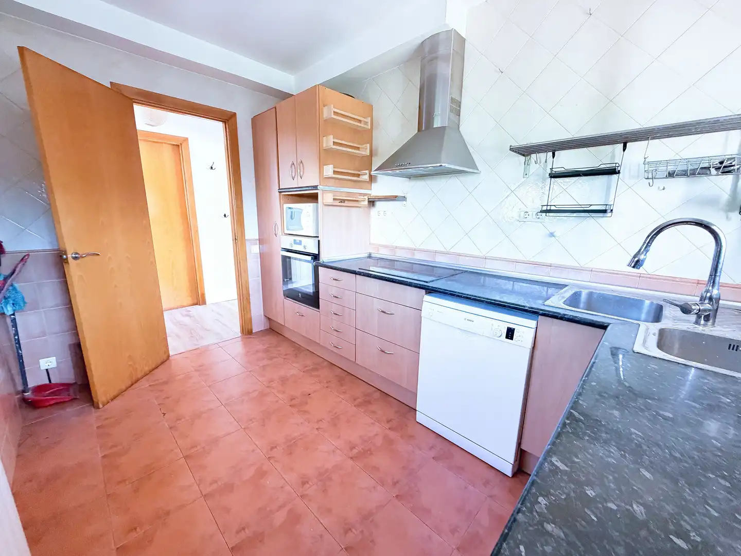 Cocina de Casa o chalet de alquiler en Pallejà con Calefacción y Terraza