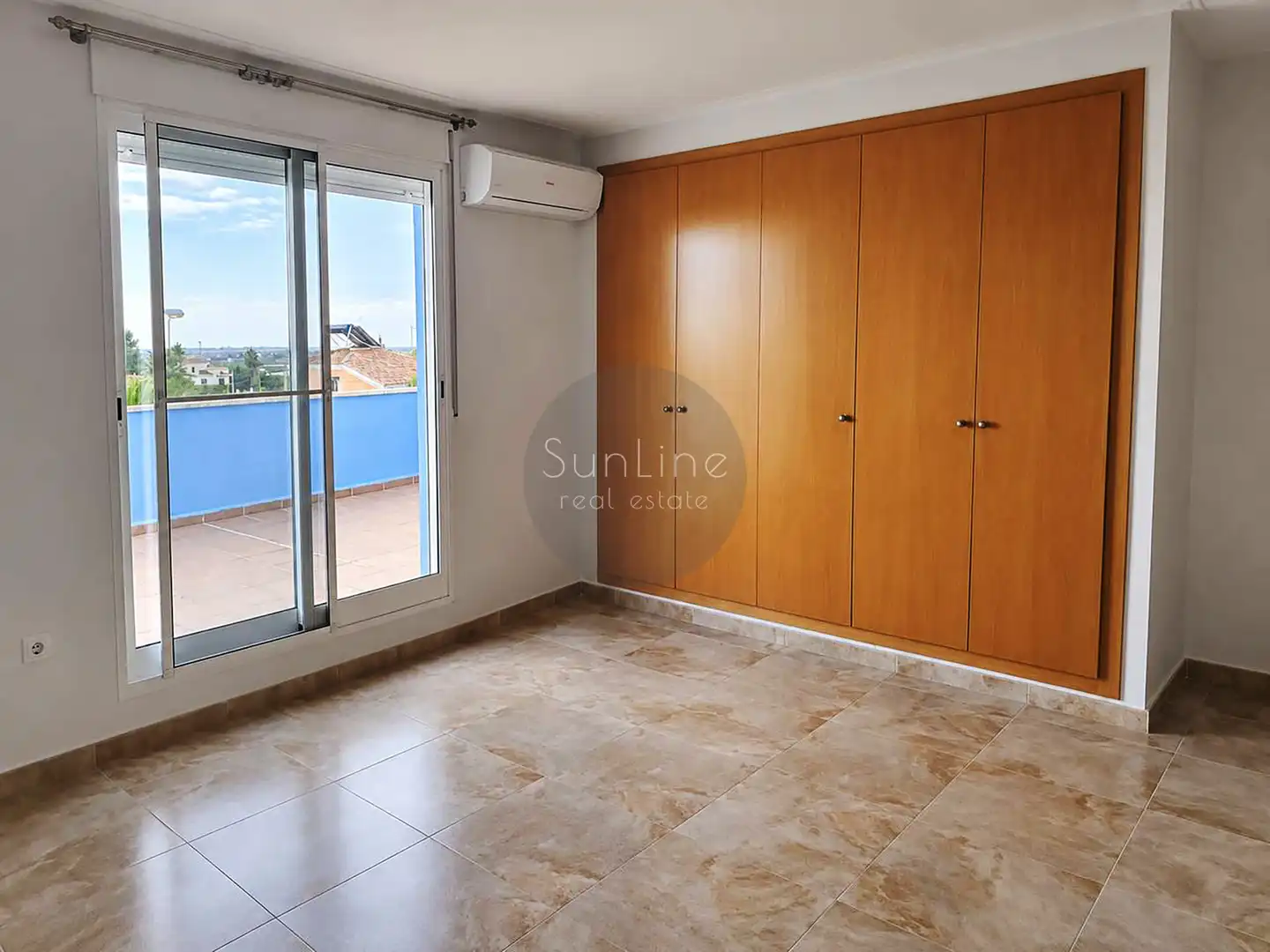 Dormitori de Casa o xalet de lloguer en Picassent amb Aire condicionat, Jardí privat i Terrassa