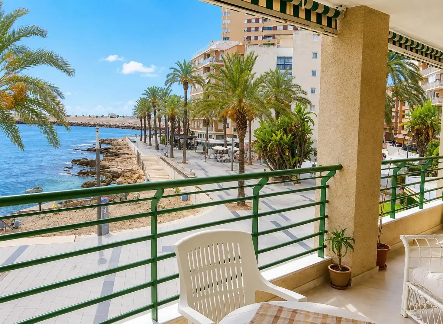 Terraza de Apartamento de alquiler en Torrevieja con Terraza, Amueblado y Lavadora