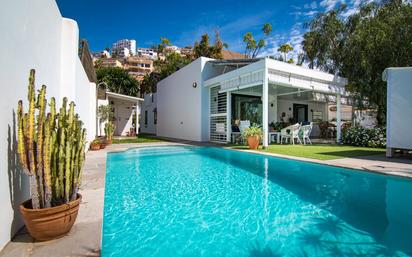 Schwimmbecken von Haus oder Chalet zum verkauf in Rincón de la Victoria mit Klimaanlage, Terrasse und Schwimmbad