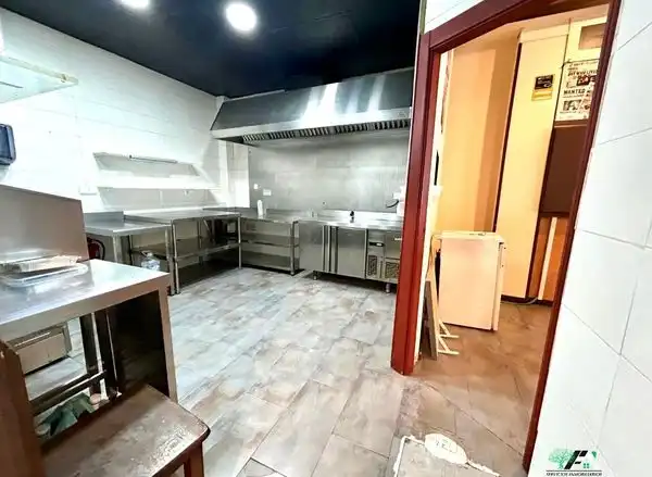 Local comercial en venda a Baeza, imagen 8