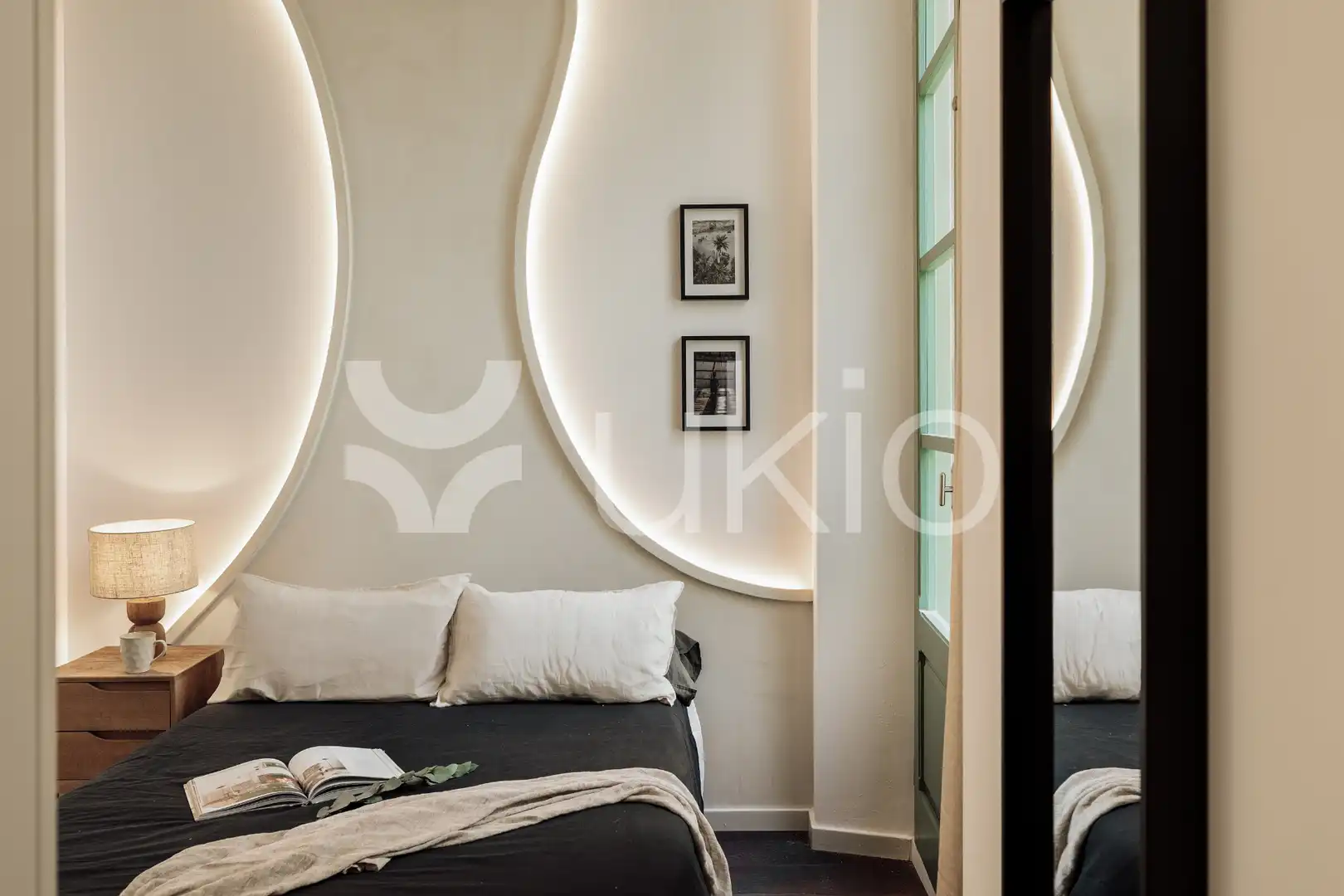 Dormitori de Apartament de lloguer en Barcelona amb Aire condicionat, Calefacció i Moblat