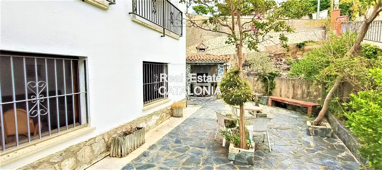Vista exterior de Casa o xalet en venda en Maçanet de la Selva amb Calefacció, Jardí privat i Terrassa