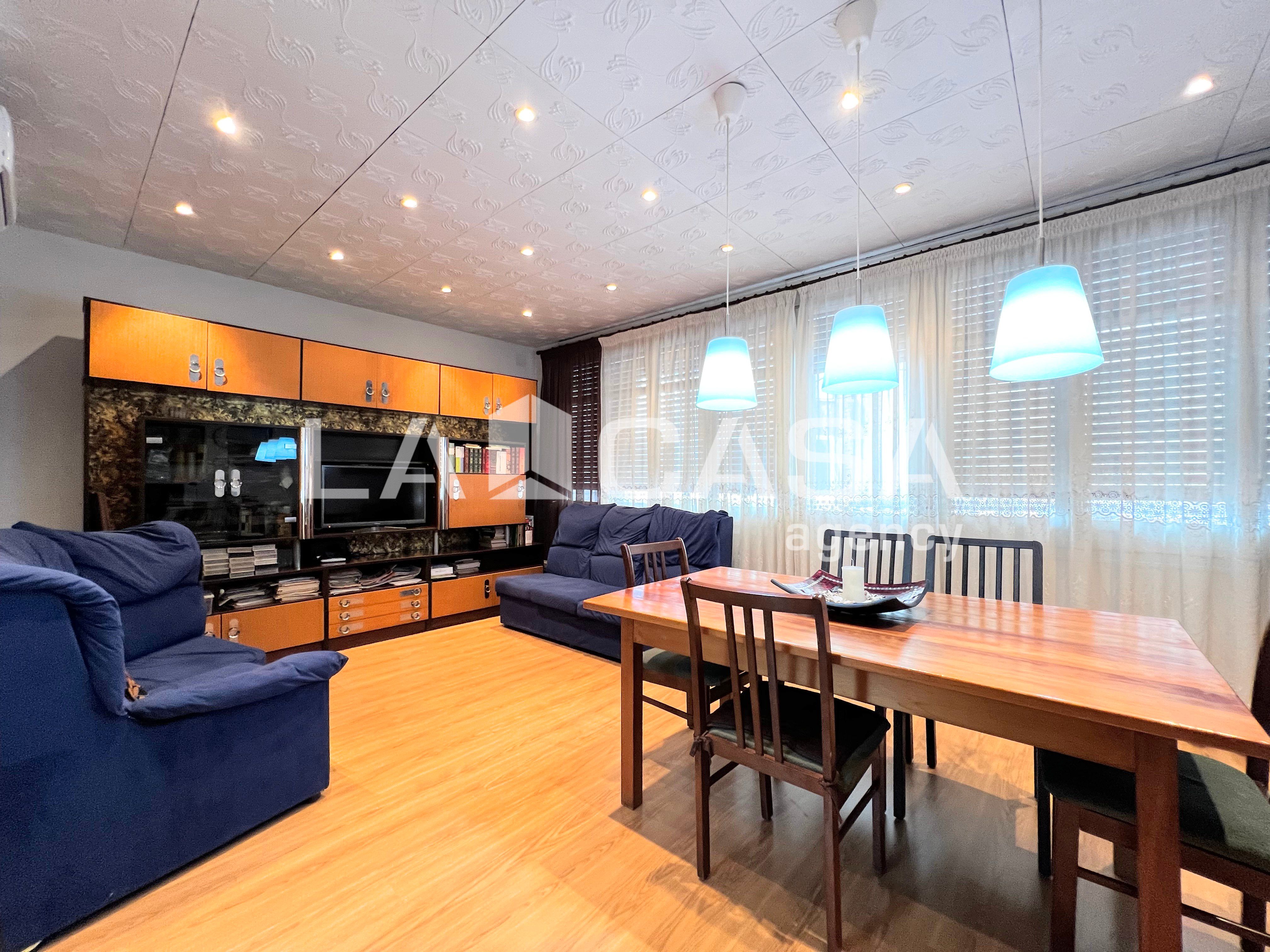 Living room of House or chalet for sale in Badalona  with Heating, Terrace and Balcony