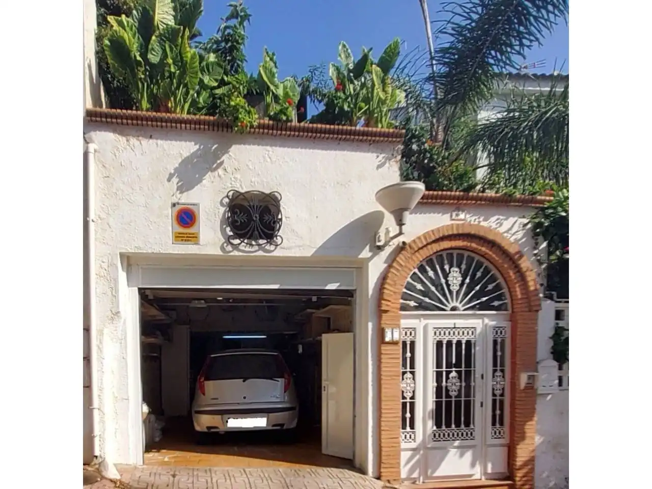 Parking de Casa o chalet en venta en Almuñécar con Aire acondicionado, Jardín privado y Piscina comunitaria