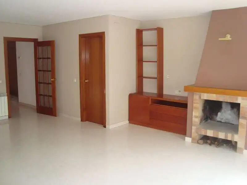 Sala d'estar de Casa o xalet en venda en Llinars del Vallès amb Aire condicionat, Calefacció i Jardí privat