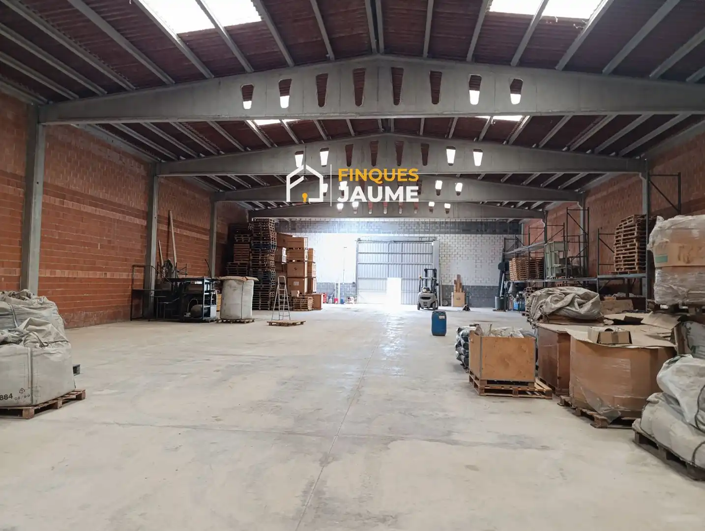 Industrial buildings for sale in LV-3024, Preixens